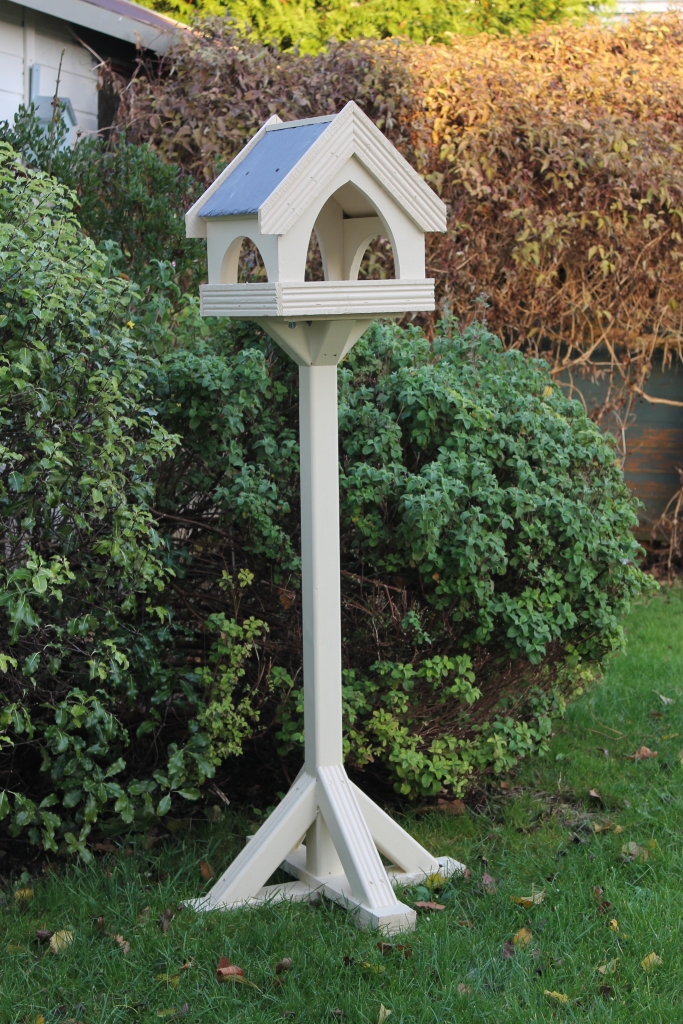 Country Rustics Bird Table